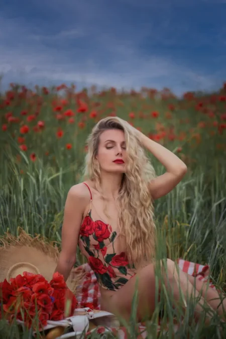 hot girl in poppies by Anna Smaljak — DOLCE Magazine