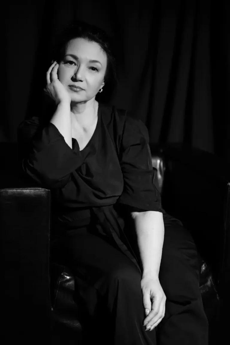 WHEN YOU JUST LIVE HERE AND NOW. Model Rayzia. Age+ — DOLCE Magazine | The July Fashion & Beauty Edition | Vol.7 | 2022