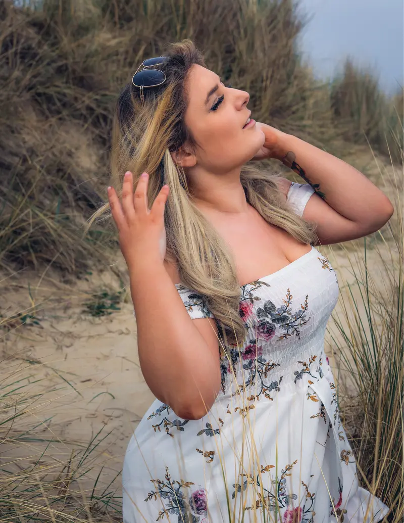 Ms Spears at the beach by Chris Woodman — DOLCE Magazine