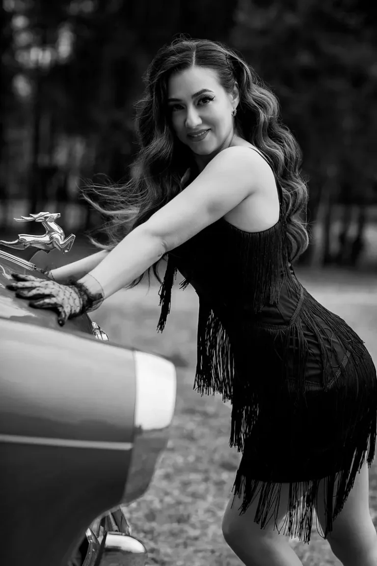 THE MYSTERIOUS WOMAN — DOLCE Magazine, November 2022