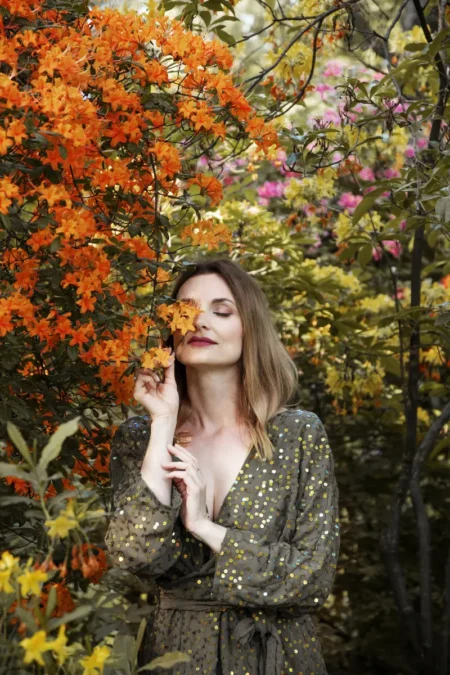 Portrait with azalea by Natalia Danielska — DOLCE Magazine