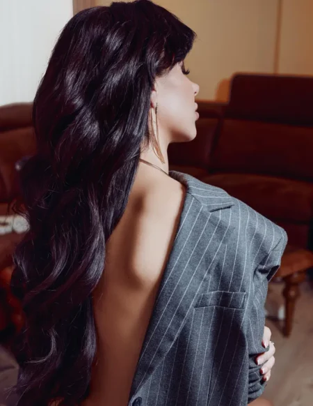 Being different: elegant, rebellious, sparkling or mysterious is the lifestyle of a bright and independent woman — DOLCE Magazine, January 2024