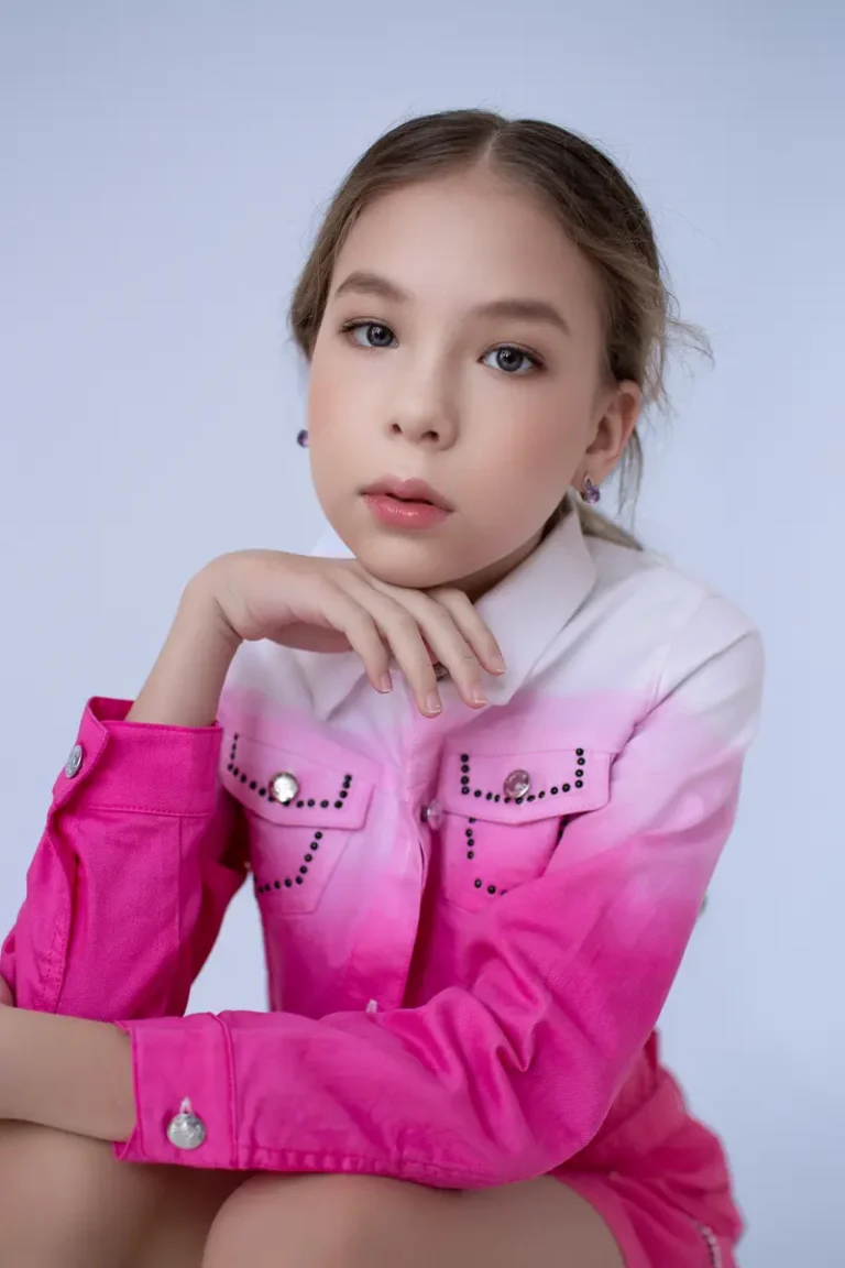 Amelia Stylish — DOLCE Magazine, April 2024