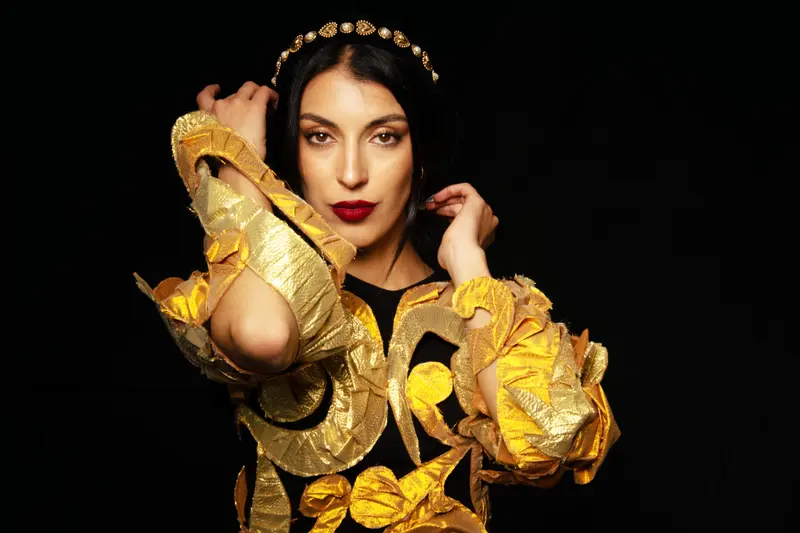 Sew Gold — DOLCE Magazine