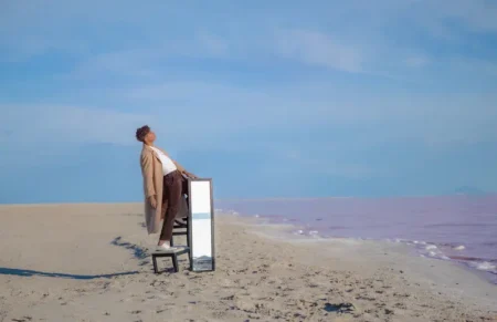 Stuck in the middle by Zhon Johansen — DOLCE Magazine