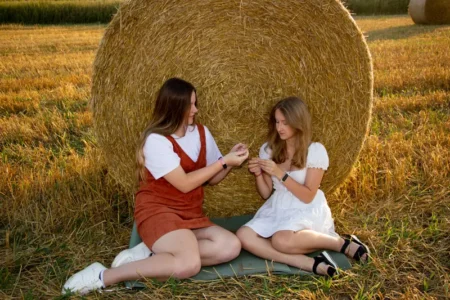 Girlfriends by Elena Zapertova — DOLCE Magazine