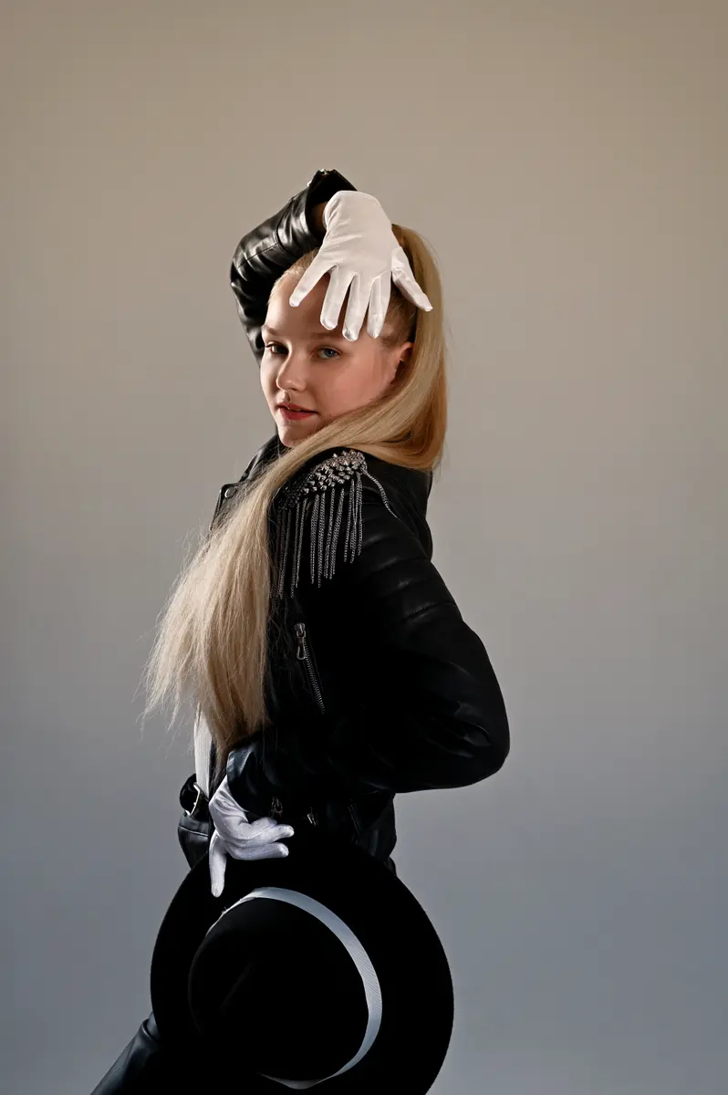 Mary Dance by Lyubovi Bezvoleva — DOLCE Magazine