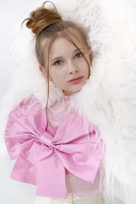 Pink mood — DOLCE Magazine, February 2026