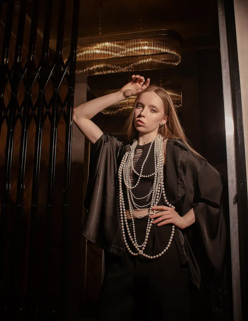 In the elevator by Tatiana Tochelovskaya — DOLCE Magazine