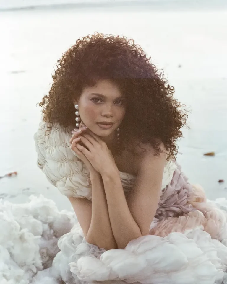That Golden Feeling — DOLCE Magazine, June 2026